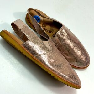 Sorel waterproof sling back shoes in rose gold metallic, size 7.5, NWOT